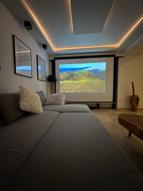 Comfortable home theater | Welcome to Villa Sienna: Your Luxurious Getaway in Provence