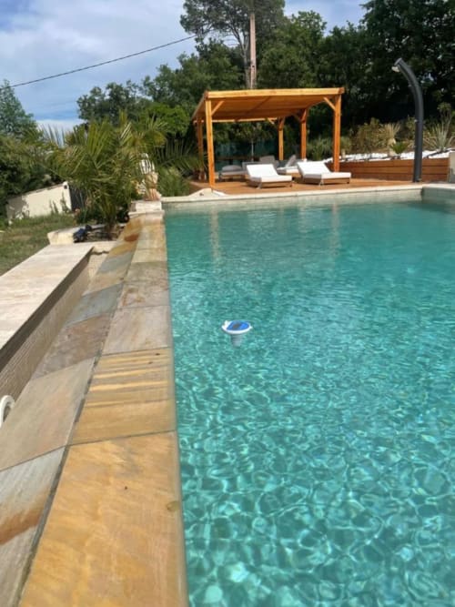 Swimming pool with patio and pool bench | Welcome to Villa Sienna: Your Luxurious Getaway in Provence