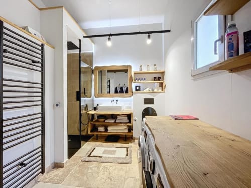 Shower area with washing machine | Welcome to Villa Sienna: Your Luxurious Getaway in Provence