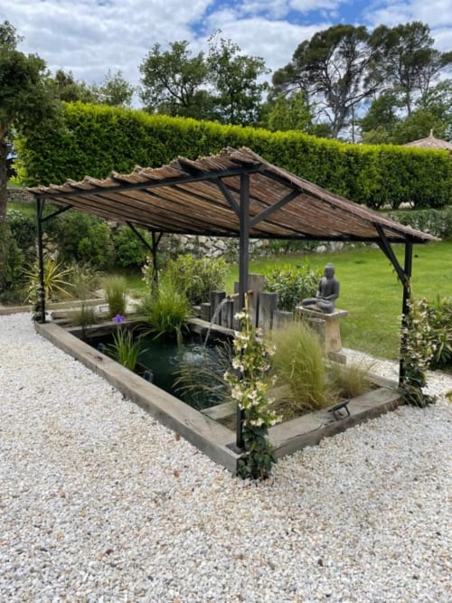 Pond | Welcome to Villa Sienna: Your Luxurious Getaway in Provence