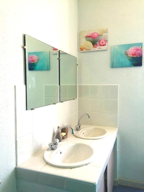 Bathroom | Double Room with Scenic Views – Relax in Comfort and Style