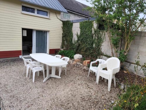 Outside of the cottage | Gîte Les Marettes – A Tranquil Countryside Retreat in Beaudéduit, Oise