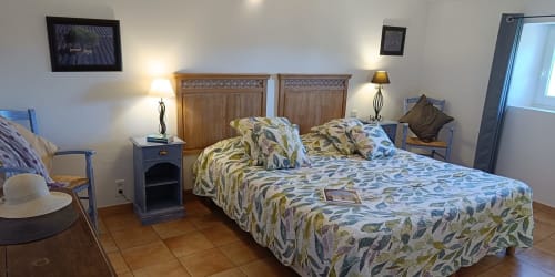Chambre Iris-Le mas de la Lause-Chambre d'hôtes de charme
