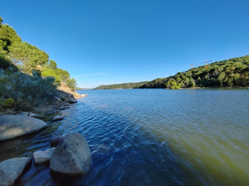 Pantano de San Juan desde orilla