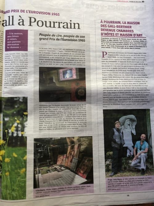 La demeure historique de France Gall au Domaine de l'Ocrerie à Pourrain, présentée dans un article sur l'Eurovision 1965