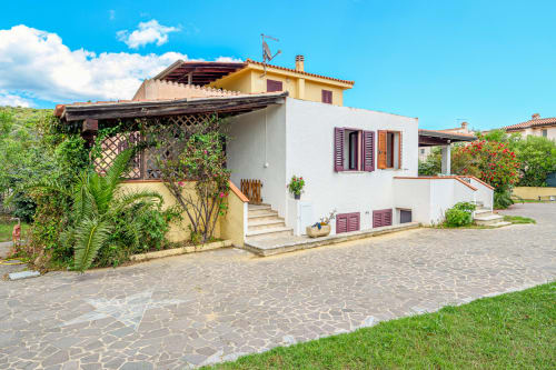 Esterno villetta su cortile
