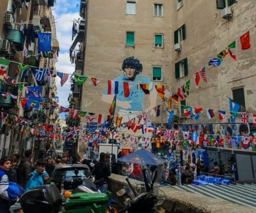 Murales di Maradona nei Quartieri Spagnoli di Napoli