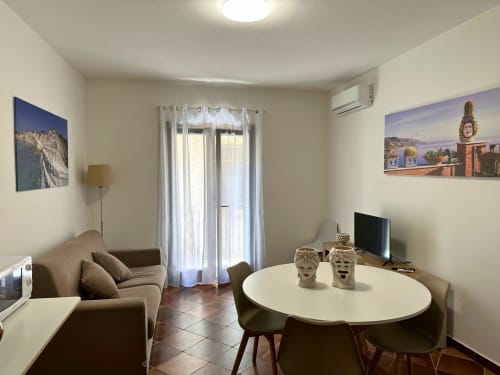 relax in centro, Palermo city break, prenota ora, vicino al Teatro Massimo, comfort moderno, book your stay, eleganza siciliana, discover Palermo, colazione in terrazza, central location, camere spaziose, free Wi-Fi, live like a local, shopping a due passi, explore Sicily, soggiorno romantico, boutique vibes, arte e cultura, enjoy your trip, vicino ai monumenti, prenotazione facile, family friendly, relax e cultura, Palermo experience, quick booking, atmosfera unica, explore il centro storico, walking distance, vacanza sicura, hidden gem in Palermo, weekend perfetto, vivi la città, comfort assicurato, check availability now, cultura e relax, soggiorno in Sicilia, book direct, atmosfera accogliente, turismo culturale, vicino a tutto, prenota il tuo soggiorno