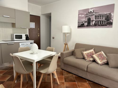 relax in centro, Palermo city break, prenota ora, vicino al Teatro Massimo, comfort moderno, book your stay, eleganza siciliana, discover Palermo, colazione in terrazza, central location, camere spaziose, free Wi-Fi, live like a local, shopping a due passi, explore Sicily, soggiorno romantico, boutique vibes, arte e cultura, enjoy your trip, vicino ai monumenti, prenotazione facile, family friendly, relax e cultura, Palermo experience, quick booking, atmosfera unica, explore il centro storico, walking distance, vacanza sicura, hidden gem in Palermo, weekend perfetto, vivi la città, comfort assicurato, check availability now, cultura e relax, soggiorno in Sicilia, book direct, atmosfera accogliente, turismo culturale, vicino a tutto, prenota il tuo soggiorno