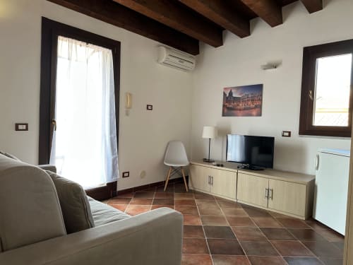 relax in centro, Palermo city break, prenota ora, vicino al Teatro Massimo, comfort moderno, book your stay, eleganza siciliana, discover Palermo, colazione in terrazza, central location, camere spaziose, free Wi-Fi, live like a local, shopping a due passi, explore Sicily, soggiorno romantico, boutique vibes, arte e cultura, enjoy your trip, vicino ai monumenti, prenotazione facile, family friendly, relax e cultura, Palermo experience, quick booking, atmosfera unica, explore il centro storico, walking distance, vacanza sicura, hidden gem in Palermo, weekend perfetto, vivi la città, comfort assicurato, check availability now, cultura e relax, soggiorno in Sicilia, book direct, atmosfera accogliente, turismo culturale, vicino a tutto, prenota il tuo soggiorno