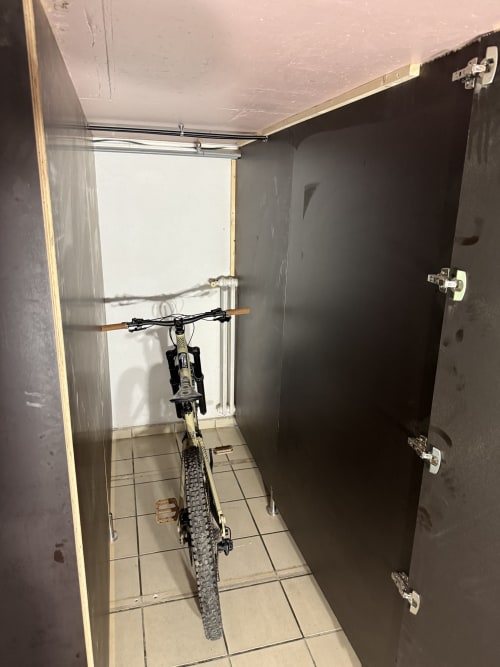 Local sécurisé pour vélos VTT à Morzine, station de montagne idéale pour le VTT et les sports d’été