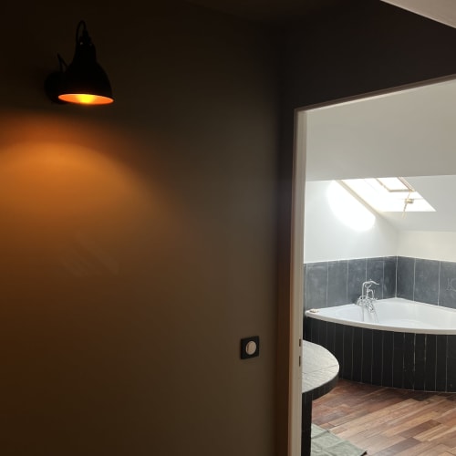Vers la grande salle de bain