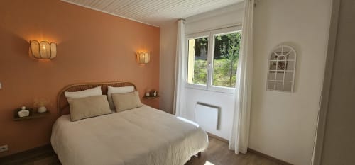 Chambre double vue jardin mur terracotta – villa L'Authentique Nuits d'Audace