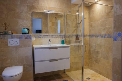Bathroom of the Brechen room, a ground-floor guest room