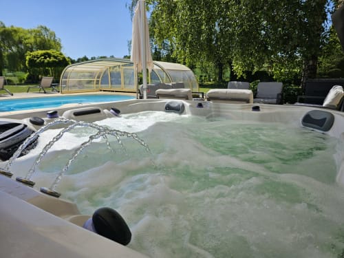 Relaxation and well-being at the spa of Château de Ribourdin, a guest house in Auxerre