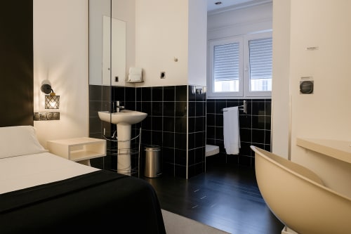 Habitación doble grande con baño privado