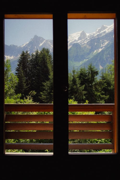 Vue sur la montagne depuis la chambre
