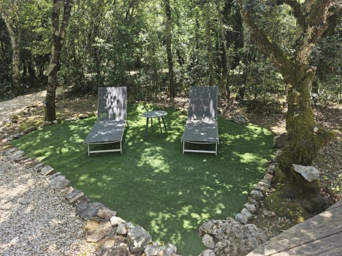 Coin détente à l'ombre des chênes