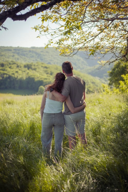 Balade dans la nature en Dordogne. Week-end en amoureux. Pépiite