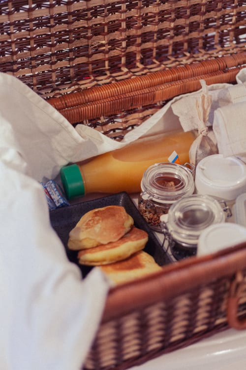 Petit déjeuner maison. Domaine de la Béchadie. Pépiite.
