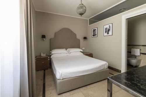 letto matrimoniale, letto singolo, lenzuola pulite, comfort, relax, soggiorno in famiglia, comoda, Noto