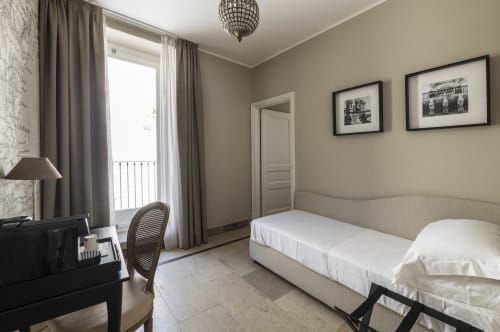letto matrimoniale, letto singolo, lenzuola pulite, comfort, relax, soggiorno in famiglia, comoda, Noto