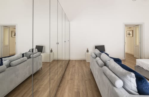 camera quadrupla, due camere separate, due letti matrimoniali, suite familiare, hotel per famiglie, spazio per gruppo, comfort, relax, stanze accoglienti, vacanza in famiglia, Noto, Sicilia, cabina armadio, spazioso