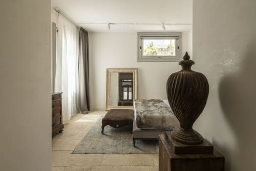suite imperiale, stanza principale con letto king size, suite di lusso, comfort esclusivo, spazi ampi e luminosi, design elegante, arredi di pregio, letto extra large, atmosfera raffinata, hotel di lusso a Noto, vacanza esclusiva in Sicilia