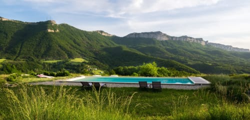 L'Amiradou infinity pool overlooking verdant mountains, Félines-sur-Rimandoule, France