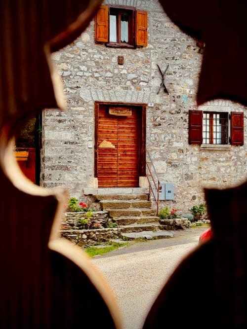 La Tana dell'Orso,splendida struttura Agrituristica appena rinnovata nel centro storico di Forni di Sopra vi aspetta per un esperienza unica nel cuore delle Dolomiti Friulane. www.giacomelli-house.com