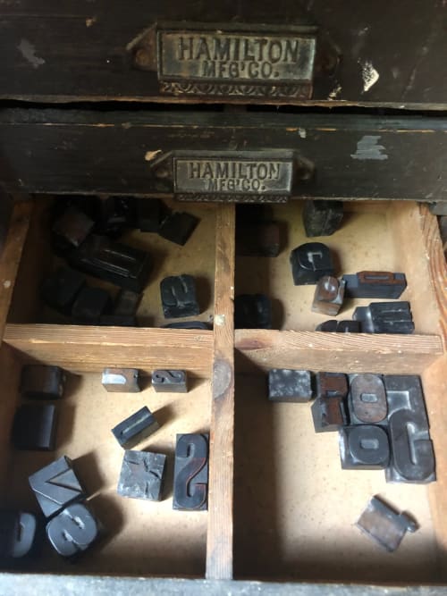 Meuble typographe Hamilton Manufacturing Co