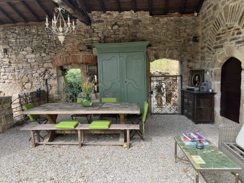 Private covered dining area for you to enjoy