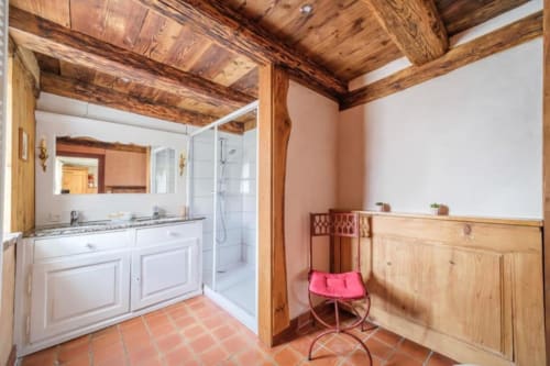 Salle de bains du gîte Chez Jade à Eguisheim, village médiéval classé parmi les plus beaux de France