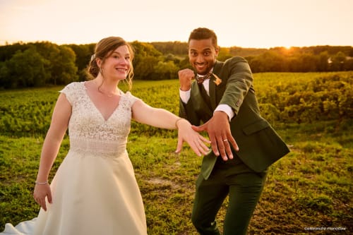 Photo fun d'un couple avec couché de soleil au Château Erigoye en Gironde 