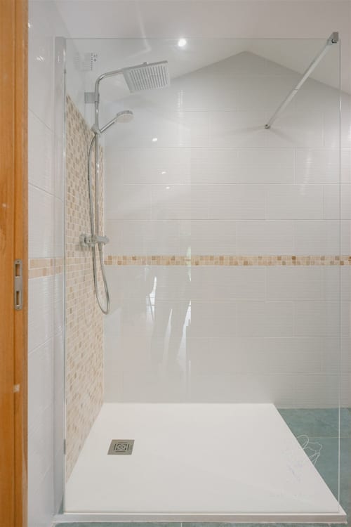 Douche de la suite vision du château Erigoye à Bordeaux 