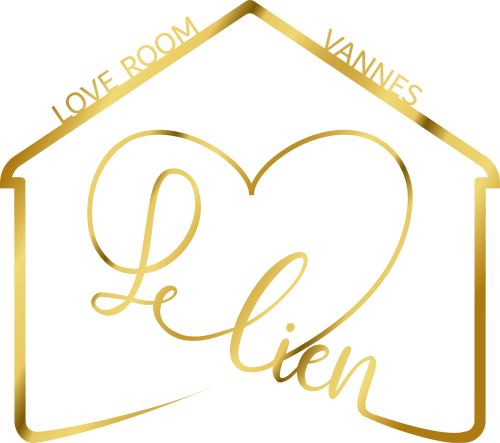 Contour de maison dorée avec cœur et texte 'L'lien'. Logo de l'hôtel Love Room - Le Lien 56 à Vannes