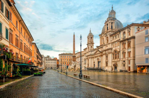 Piazza Navona a Roma con architettura barocca, fontana e obelisco vicino a Le Dimore Del Duca Roma
