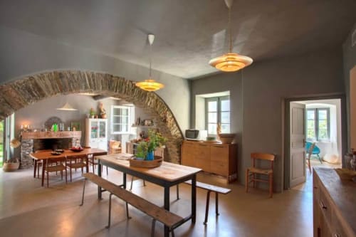 Salon d'une maison de vacances en Corse avec piscine