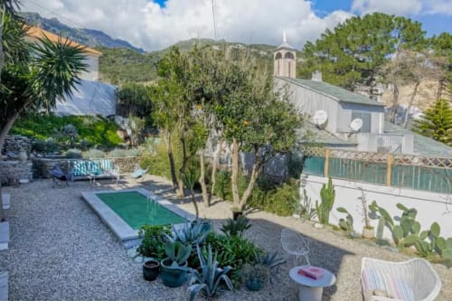 Vue extérieure de Maison Marli, location vacances en Corse du Nord en bord de mer