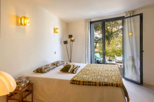 Chambre spacieuse avec literie haut de gamme, location vacances en Corse du Nord