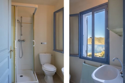 Salle de bain avec vue mer de la Villa Marion, Corse location bord de mer