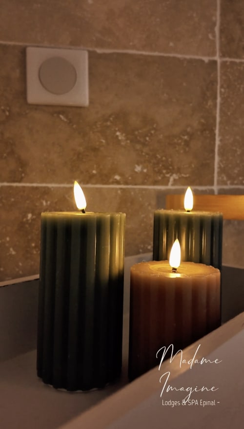 Romantic and intimate atmosphere in private-spa accommodation