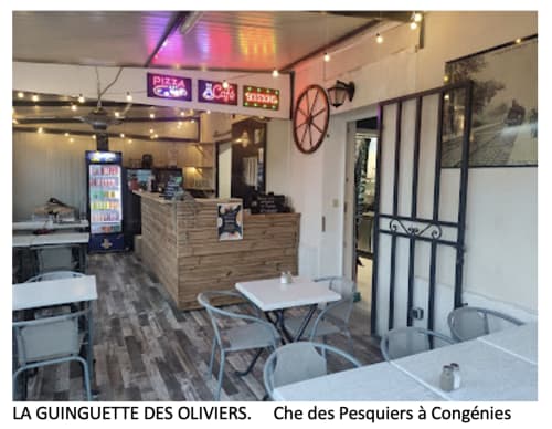 La Guinguette des Oliviers café restaurant at La Conciergerie De Franck, Boissieres