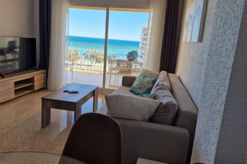 Sala de estar con vistas al mar y balcón con vista al Mediterráneo, Benicàssim