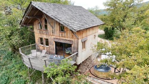Welcome to Cabanes et lodges du Belvdre | A unique experience in  Serrires-sur-Ain