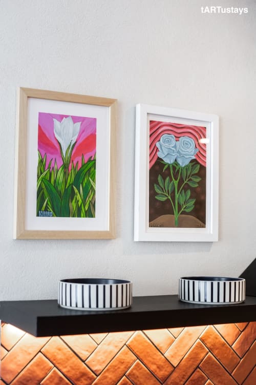 Colorful floral art by Kairo in Tartu apartment. Central location near Raekoja Square, RIMI & MyFitness next door