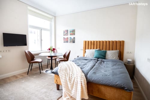 Bedroom with dining area, Maikro Urban Garden art. Tartu center, RIMI & MyFitness nearby