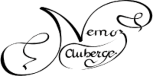 Logo en élégante calligraphie d'Auberge Nemoz, une chambre d'hôtes au Haut-Bréda, France