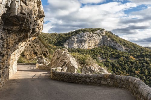 les gorges de galamus a 2km de l'hotel restaurant mas le chatelet a st paul de fenouillet