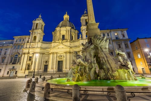 Fontana e chiesa di Piazza Navona di notte, Roma - vicino a IV House B&B